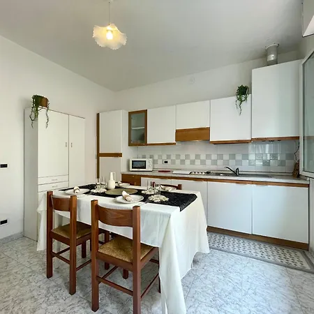 300 Mt Dal Mare, Bilocale Vicino Al Centro Apartman Loano
